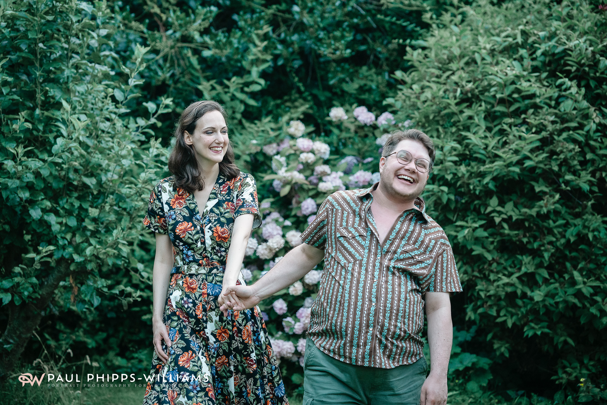 Fio leads Georgia by the arm